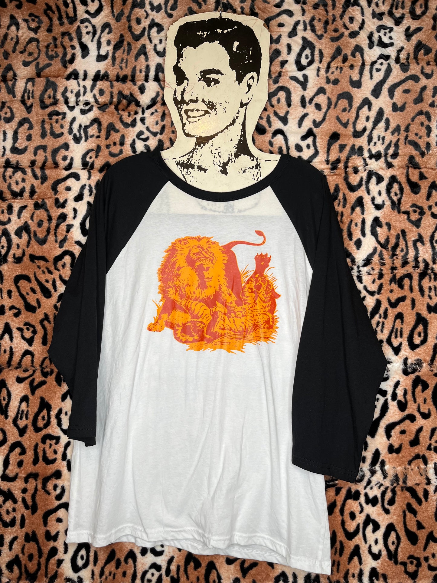 Lion vs Tiger War Raglan