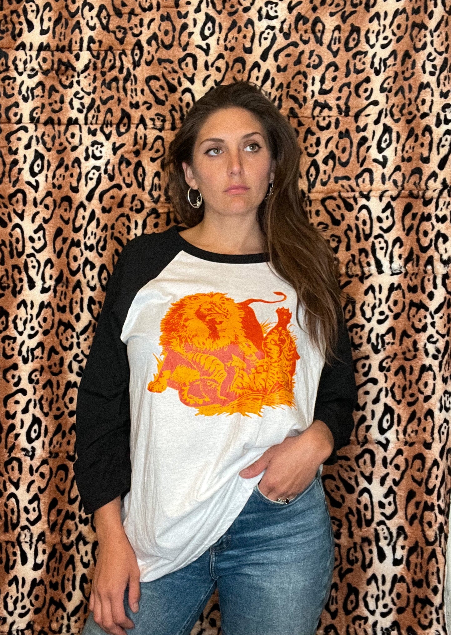 Lion vs Tiger War Raglan